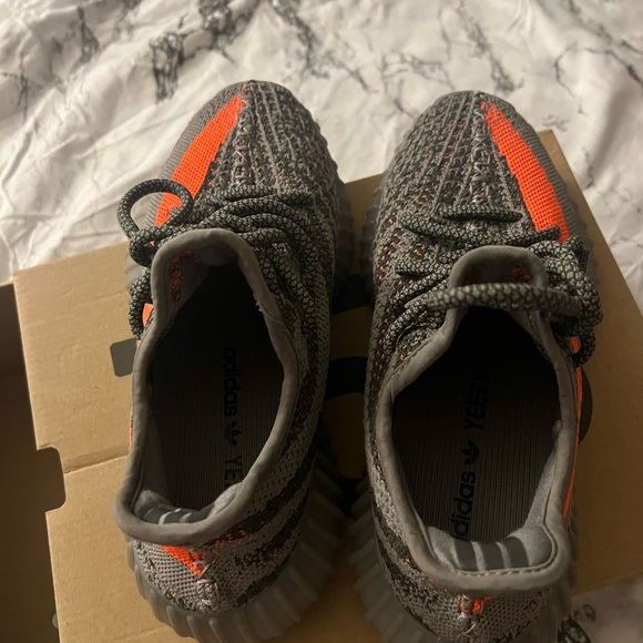 YEEZY BOOST 360 V2 AUTHENTIC!! BOYS SIZE 4.5 WOMEN SIZE 6.5! - Picture 8 of 9